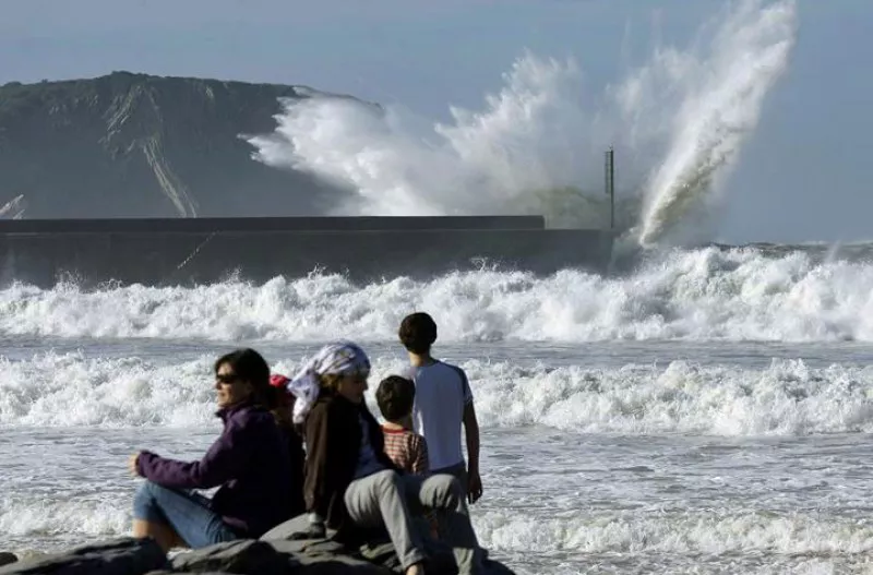 Olatuak olas Plentzia efe