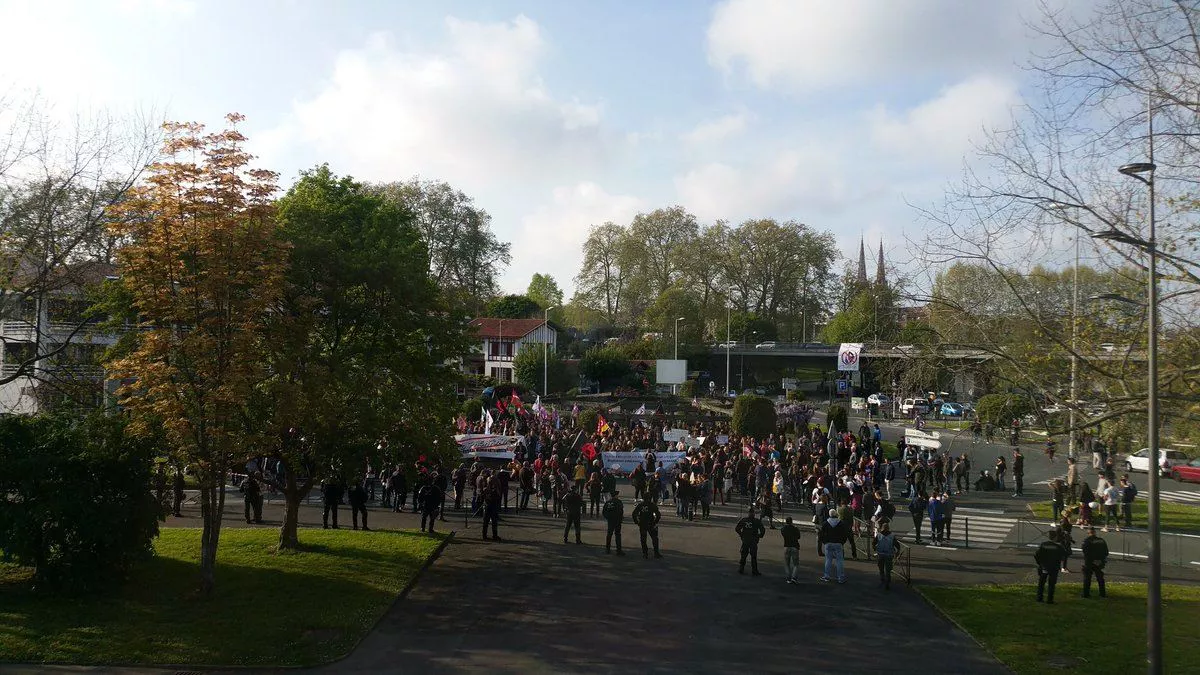 BAIONA FRONTE NAZIONALA PROTESTAK FRANCK DOLOSOR