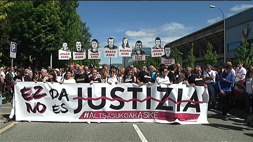 ALTSASU MANIFESTACION PAMPLONA EITB