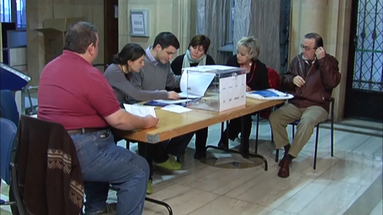 20190424202627_hauteskunde-mahaiak-gasteiz-eitb_