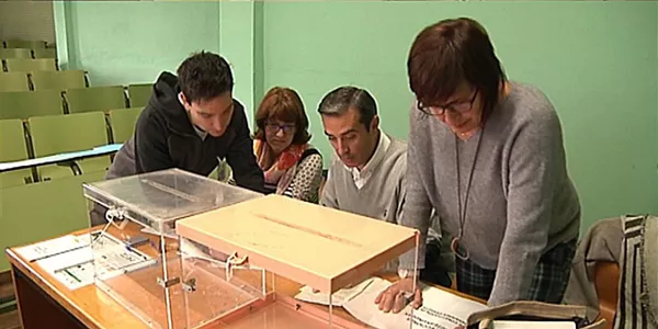 Mesa electoral en Bilbao. Foto: EiTB