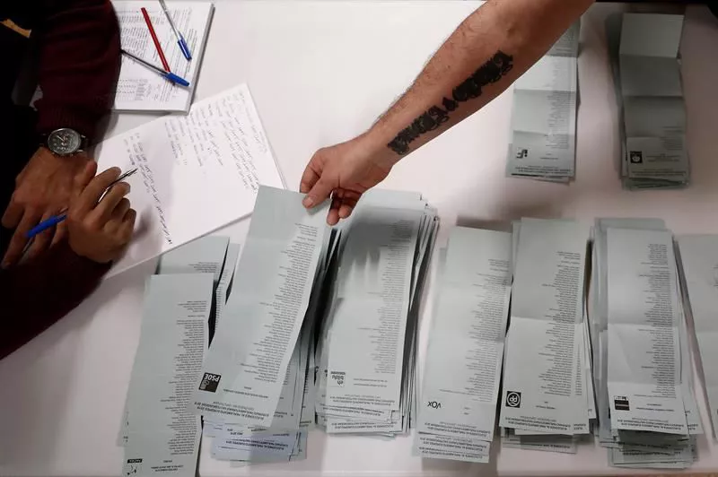 Zenbaketa recuento Iruñea votos 26 mayo hauteskundeak elecciones EFE