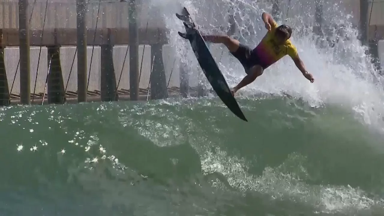 20200810130105_surfa-bueltatu-da-kelly-slater-rumble-at-the-ranch_