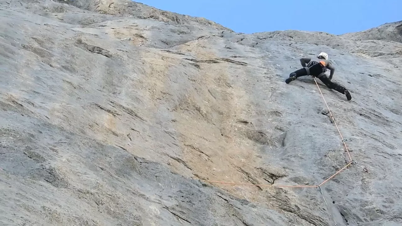 20200908162011_poupenasanta_