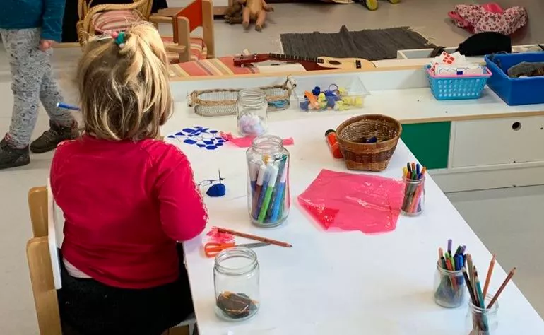 HAURRAK NIÑOS UMEAK COLEGIO ESKOLA IKASTOLA ITURRIA: IREKIA