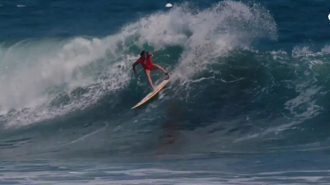 20210601123941_ochoa-canales-eta-aranburu-munduko-surf-txapelketaren-3-kanporaketan_