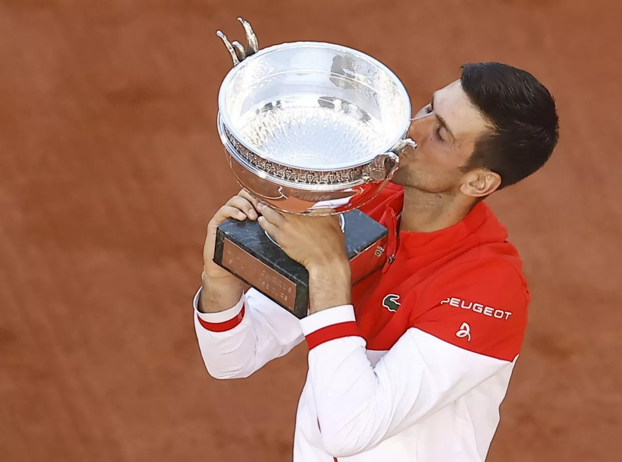 novak_djokovic_roland_garros_2021_04