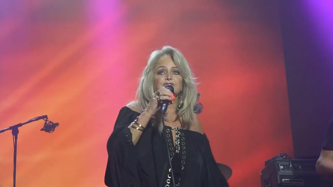 20210810121122_bonnie-tyler_