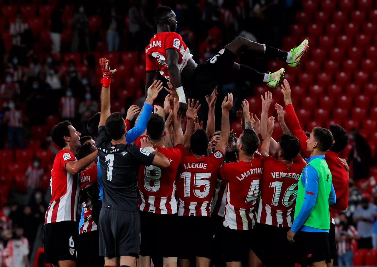 ATHLETIC-ALAVES-WILLIAMS