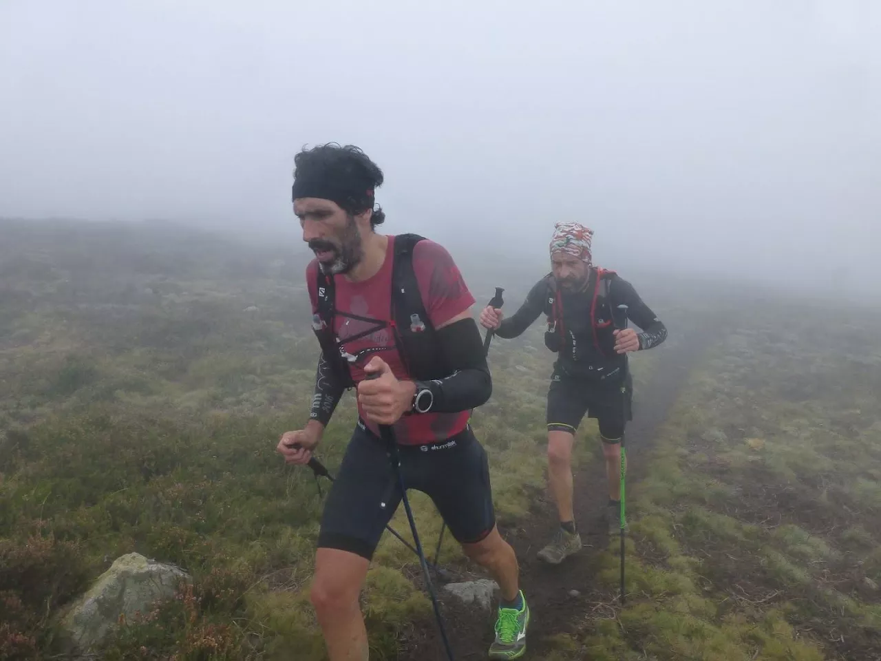 HIRU HANDIAK MENDI LASTERKETA CARRERA DE MONTAÑA