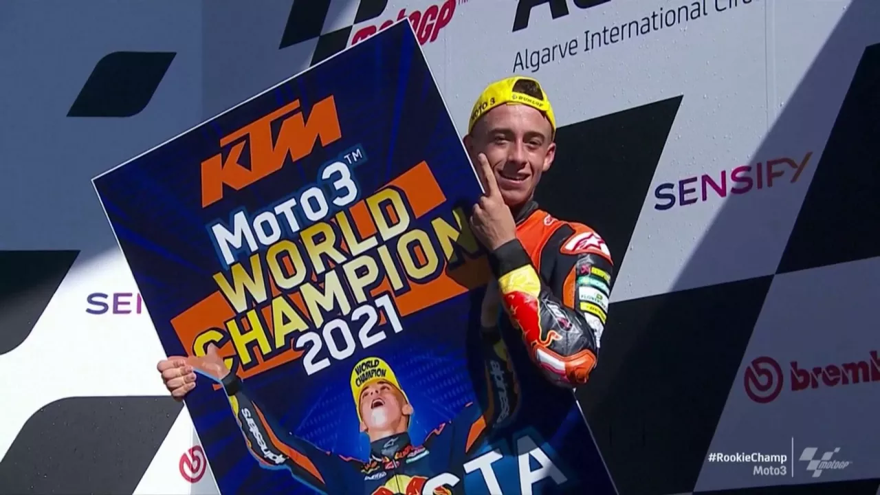 20211107181504_pedro-acosta-ktm-se-ha-proclamado-campeon-del-mundo-de-moto3-al-vencer-gran-premio-del-algarve_