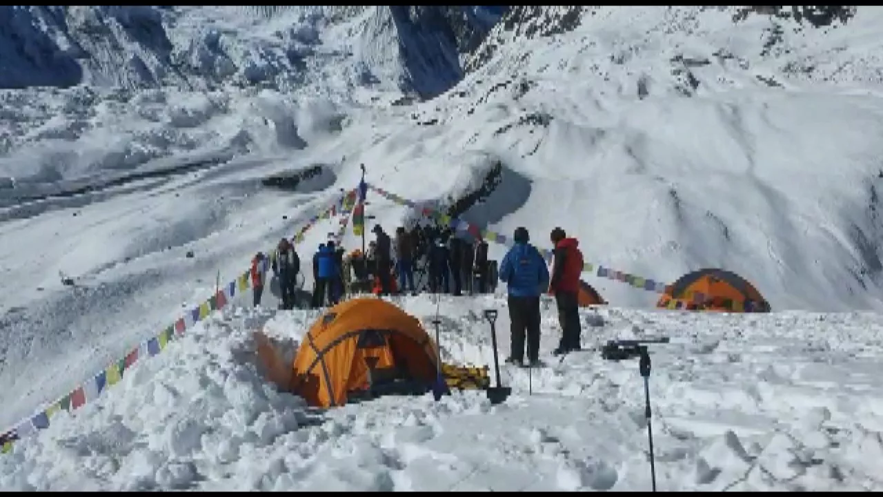 Manasluko behe kanpamendtua