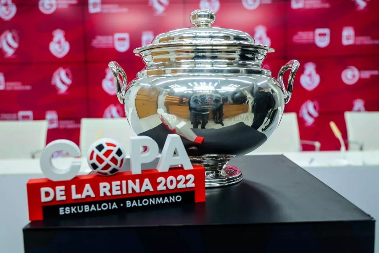 2022ko Eskubaloiko Erreginaren Kopako garaikurra.