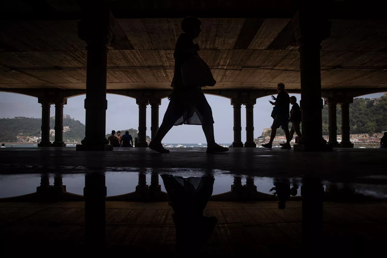 DONOSTIA-SOMBRA-CALOR-EFE.JPG
