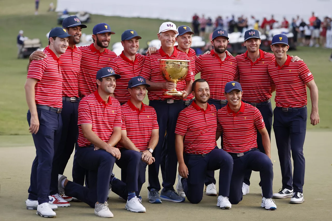 AEBko taldeko kideak Presidenteen Koparekin