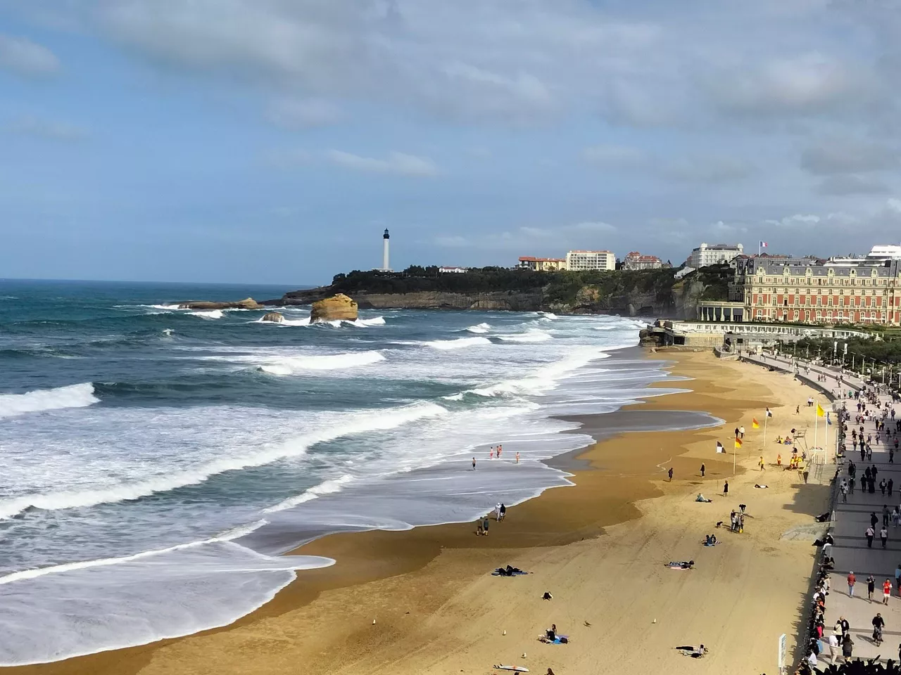 Biarritz-hondartza-urria-eguzkia-flickr