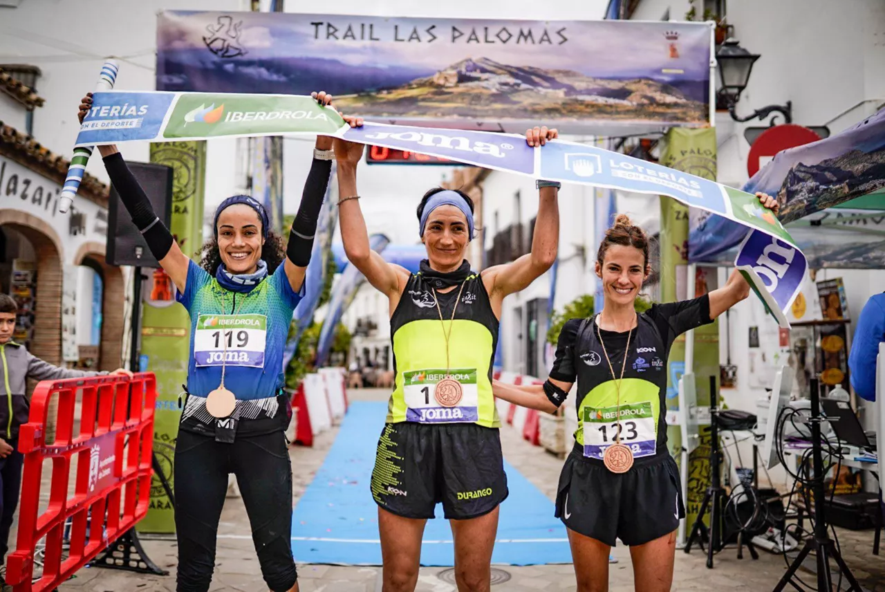 Ikram Rharsalla, Oihana Kortazar eta Ainara Urrutia