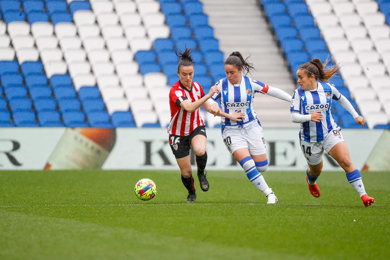 sarasola_eizagirre_azcona_realsociedad_athletic_derbi_ligaF_EFE