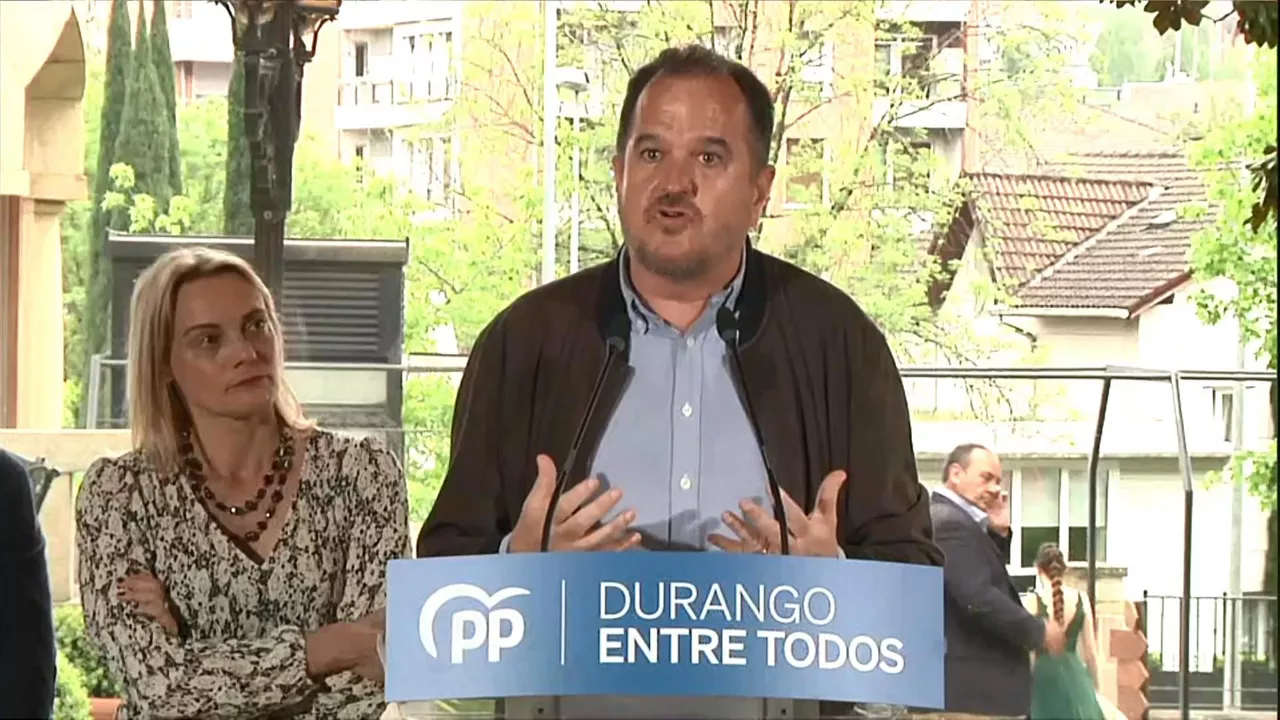 Carlos Iturgaiz Durango