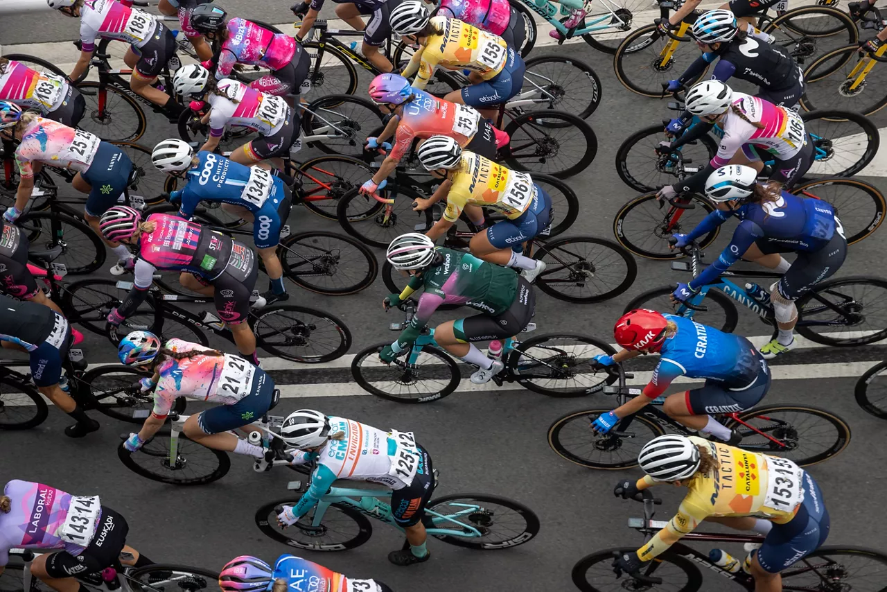 Italiako Giroko 5. etapa jokatu dute