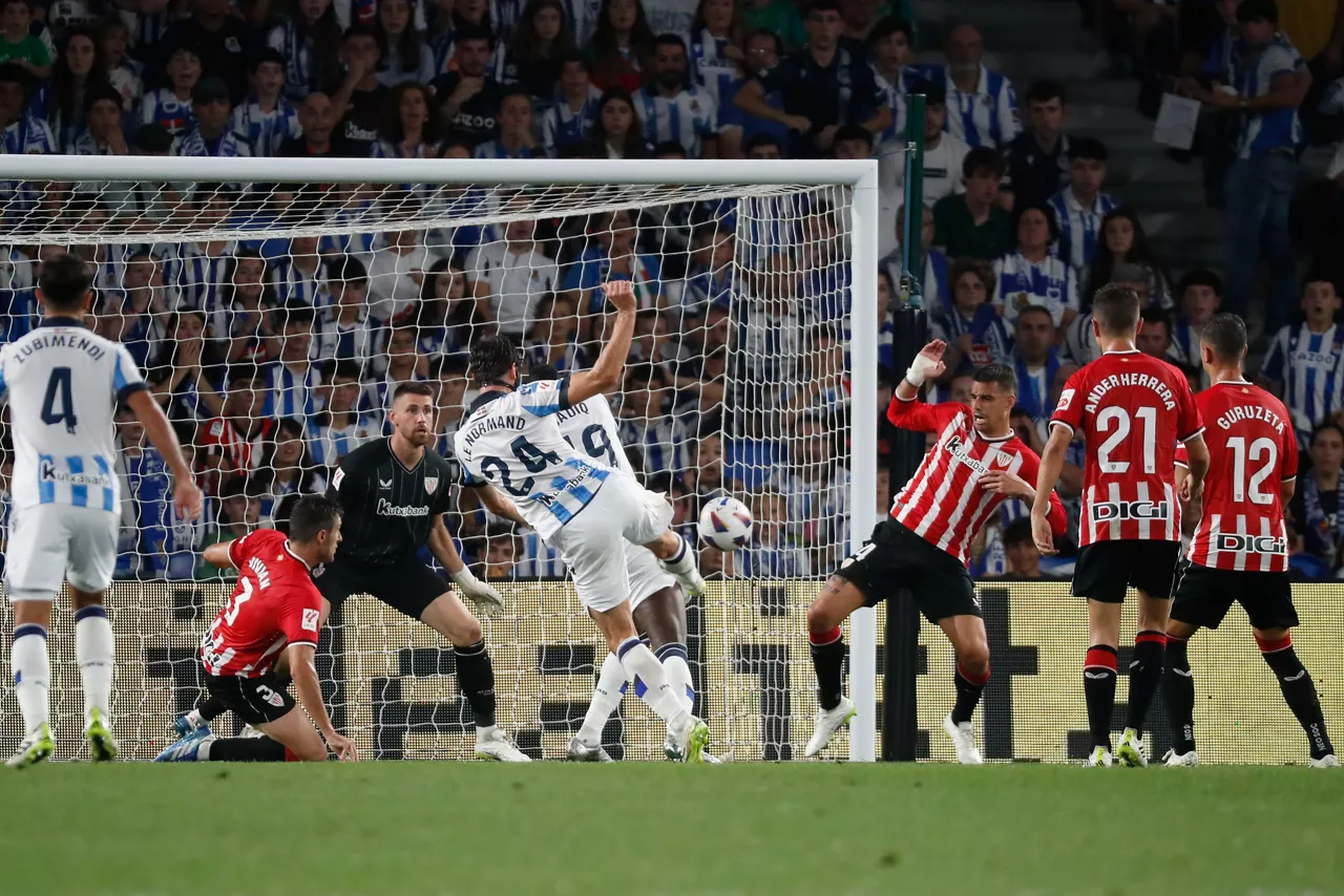 Le Normandek lehen gola sartu duen unea. Argazkia: EFE