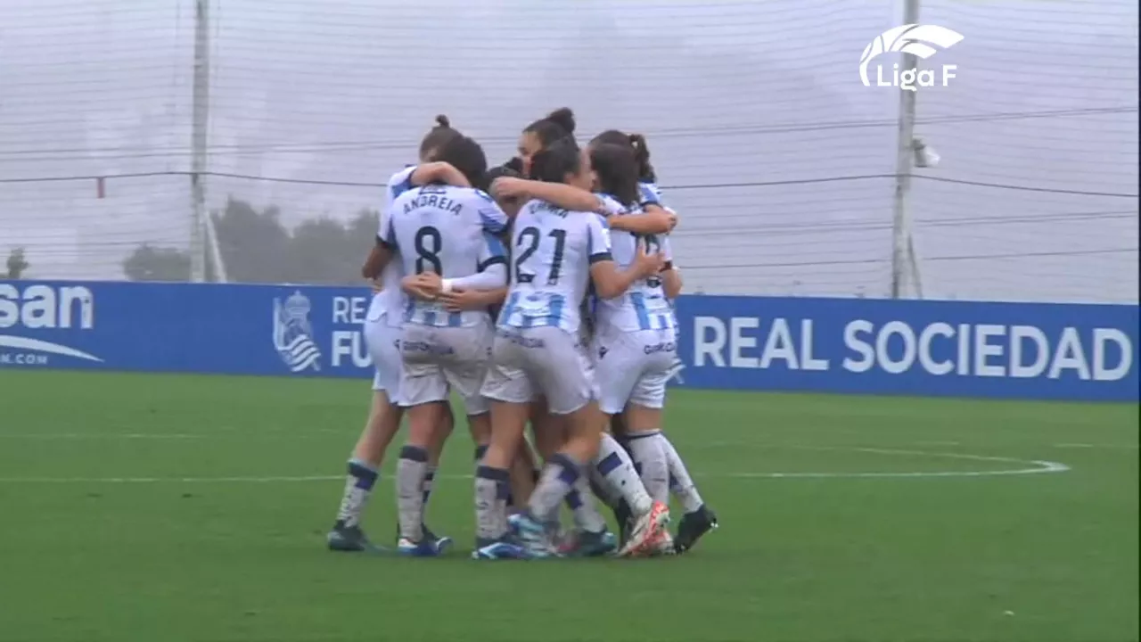 Jugadoras de la Real celebran el gol marcado Foto: EITB Media