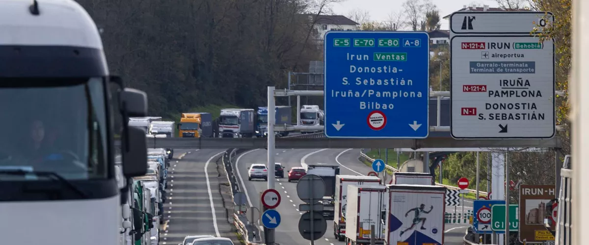 ap-8-irun-peaje-biriatu-retenciones ilarak muga iparralde-efe