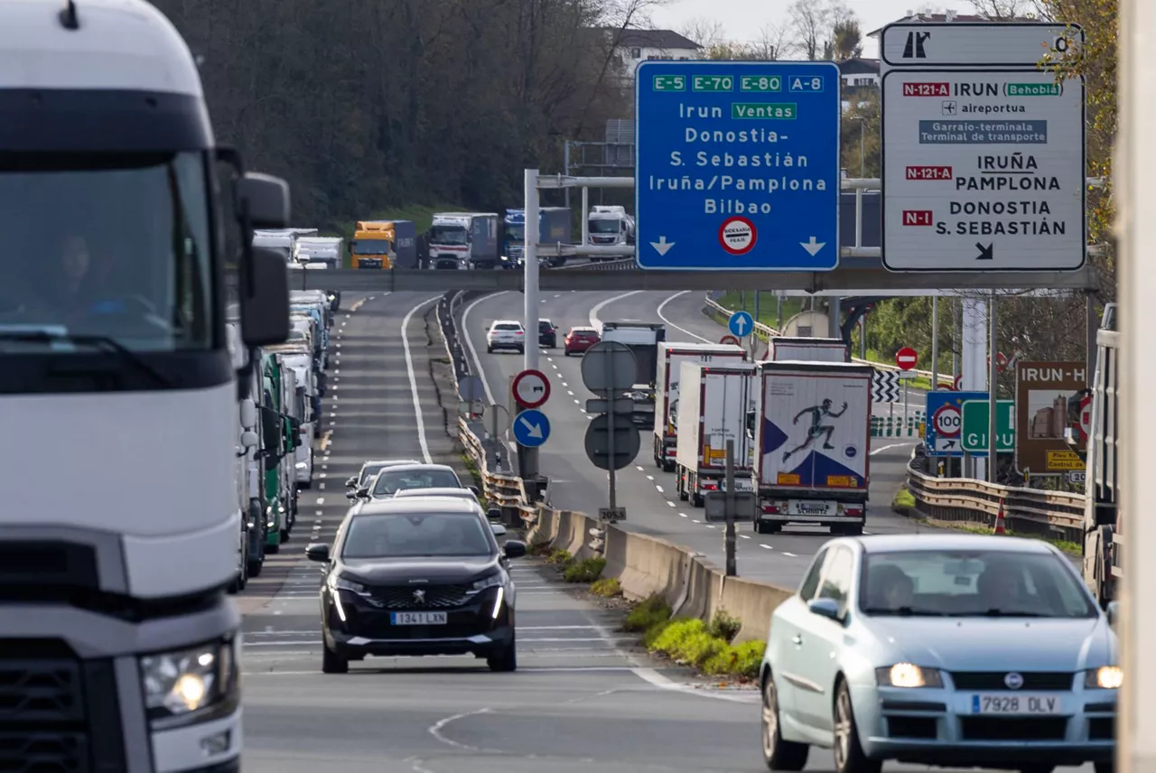 ap-8-irun-peaje-biriatu-retenciones ilarak muga iparralde-efe