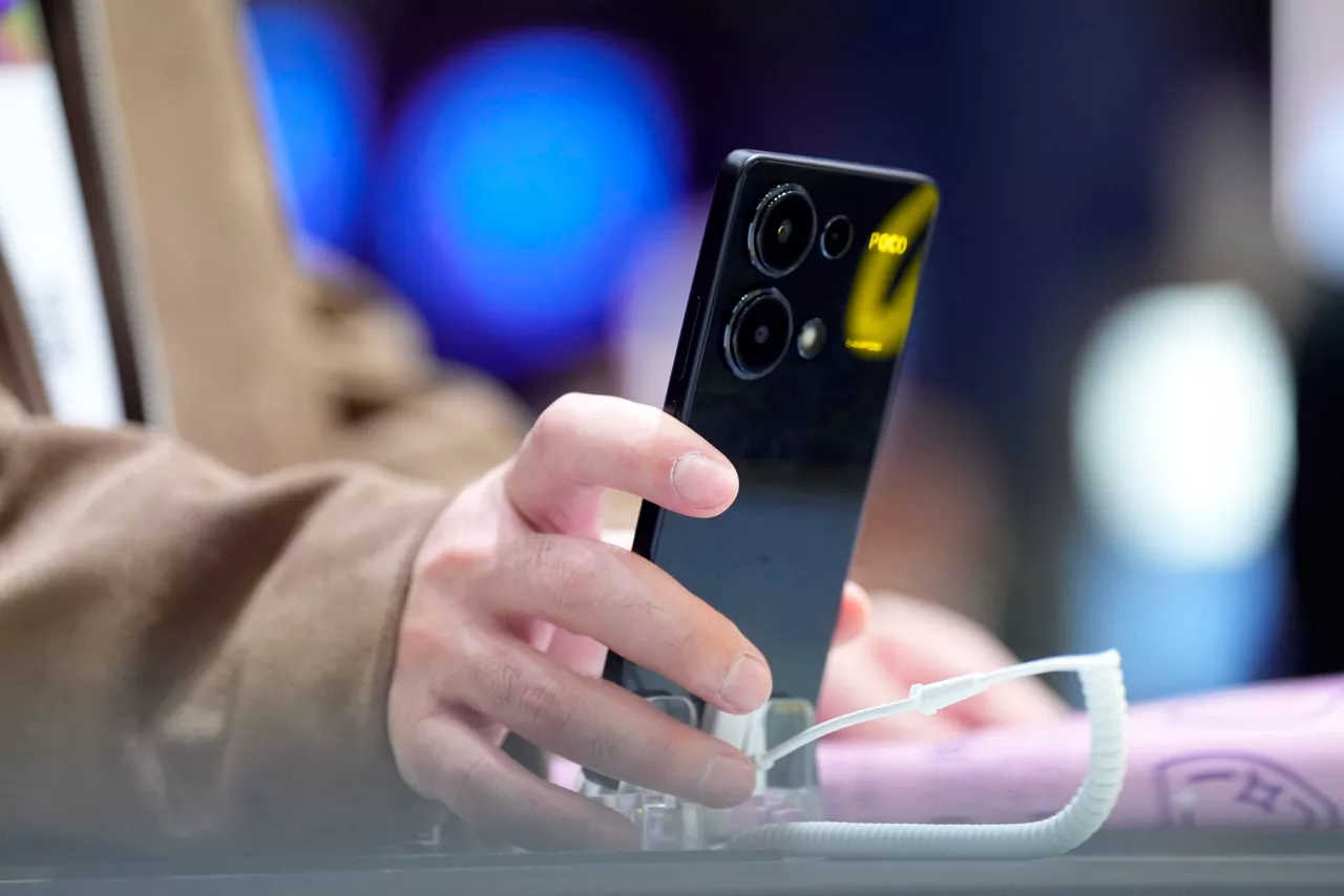 MÓVIL MUGIKORRA SAKELAKOA TELEFONO