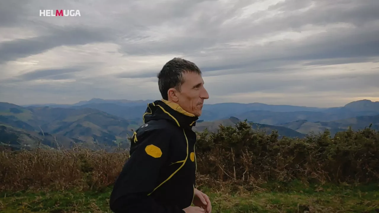 Javi Dominguez mendi korrikalaria