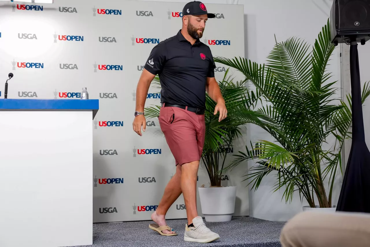 Jon Rahm, prentsaurrekoa amaituta. Argazkia: EFE.