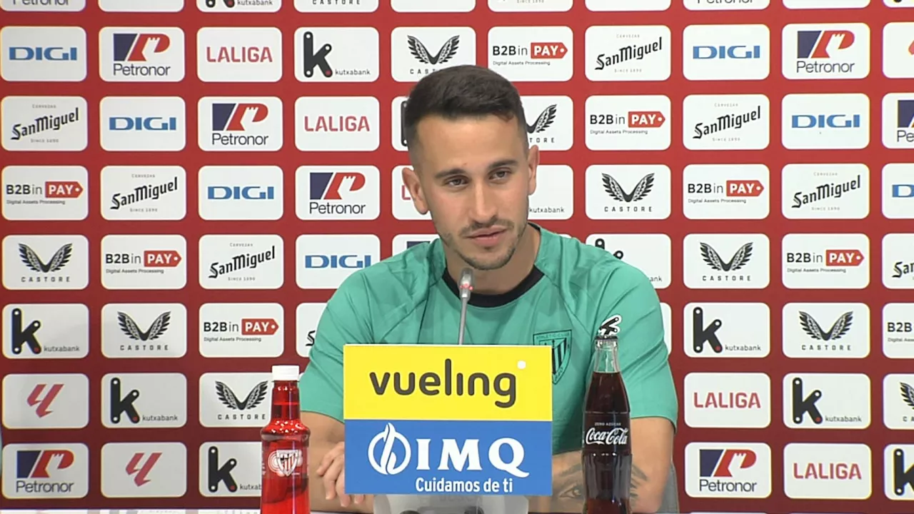 Álex Berenguer, en la rueda de prensa de este martes