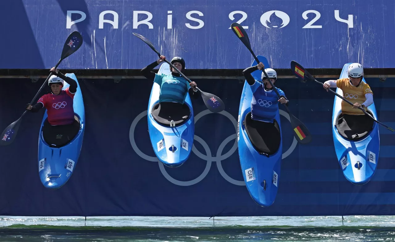 Maialen Chourraut, eskuinaldean, kanporaketako irteeran. Argazkia: EFE.