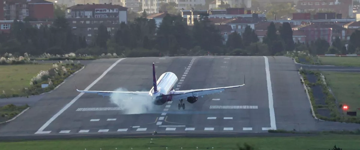 aeropuerto-bilbao-loiu-aterrizaje bilboko aireportua-efe
