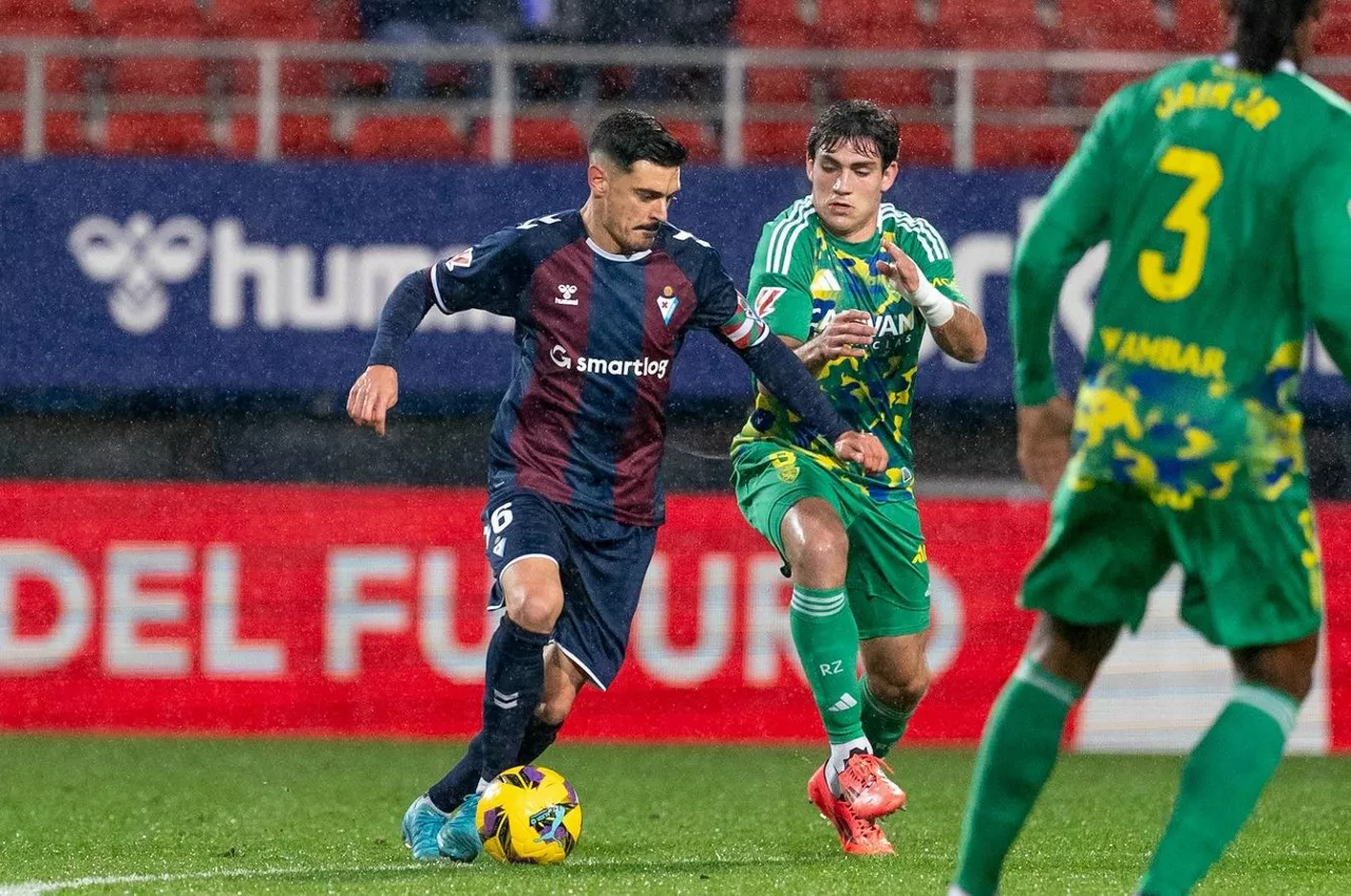 EIBAR_ZARAGOZA_HYPERMOTION_LIGA_2024_25_IPURUA_SERGIO_ALVAREZ