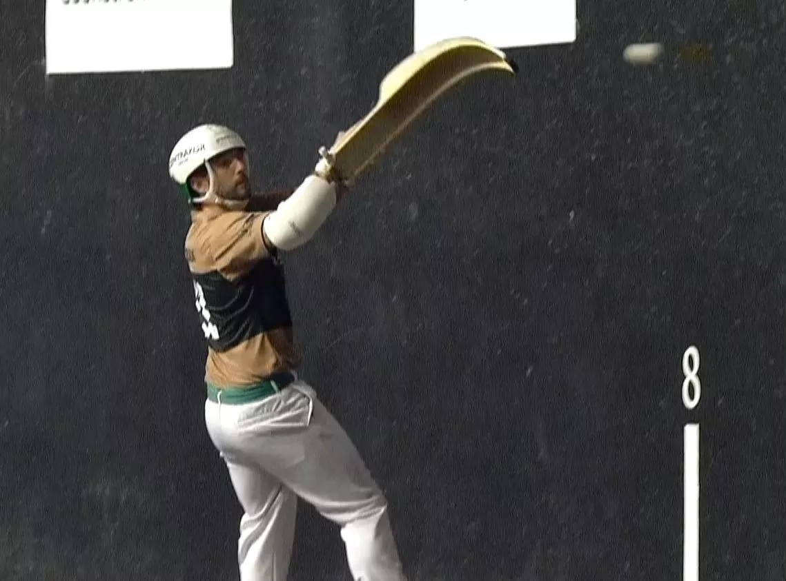 JEAN_OLHARAN_ZESTA_PUNTA_BANAKAKO_SERIES