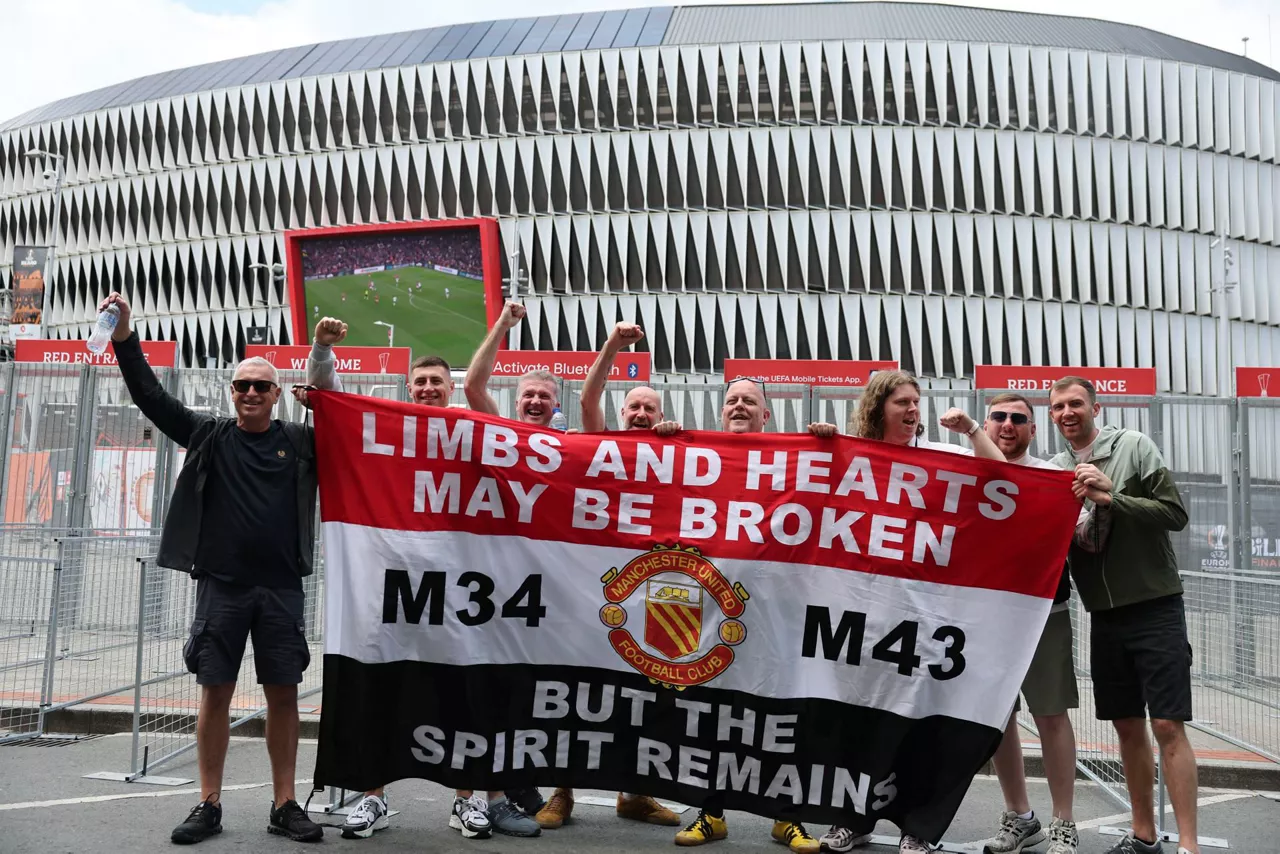 uefa europa league final bilbao manchester united tottenham aficionados jarraitzaileak foto: efe