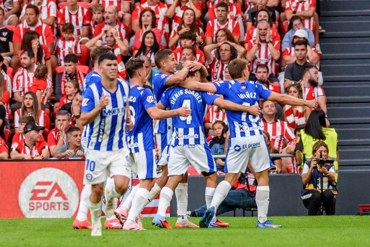 Alaveseko jokalariak gola ospatzen. Argazkia: EFE