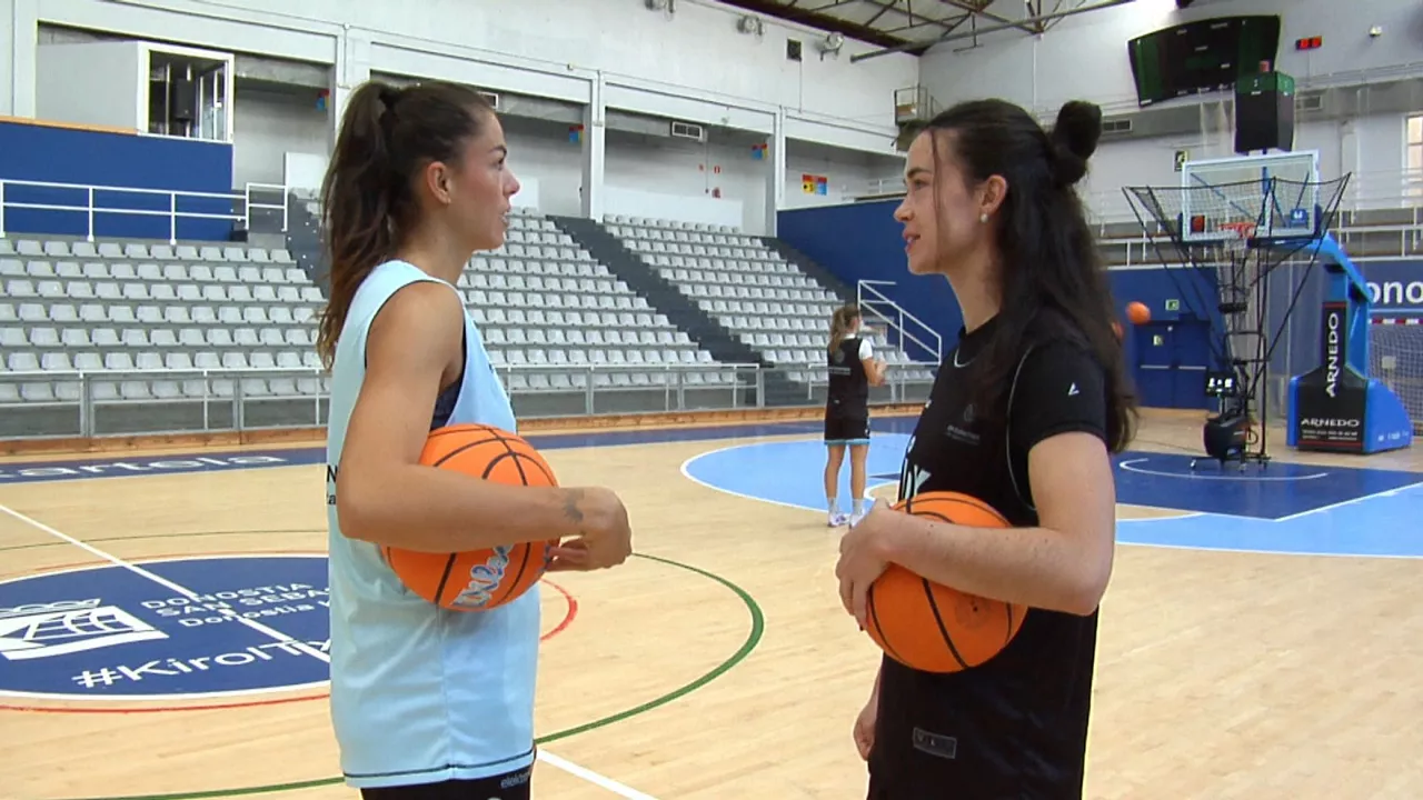 Irene Murua eta Veronica Remenarova IDK-ko jokalariak