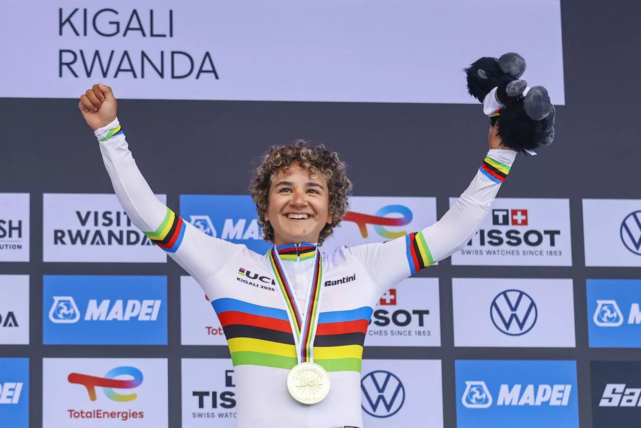 Paula Ostiz munduko txapeldun junior maila Ruanda podiuma