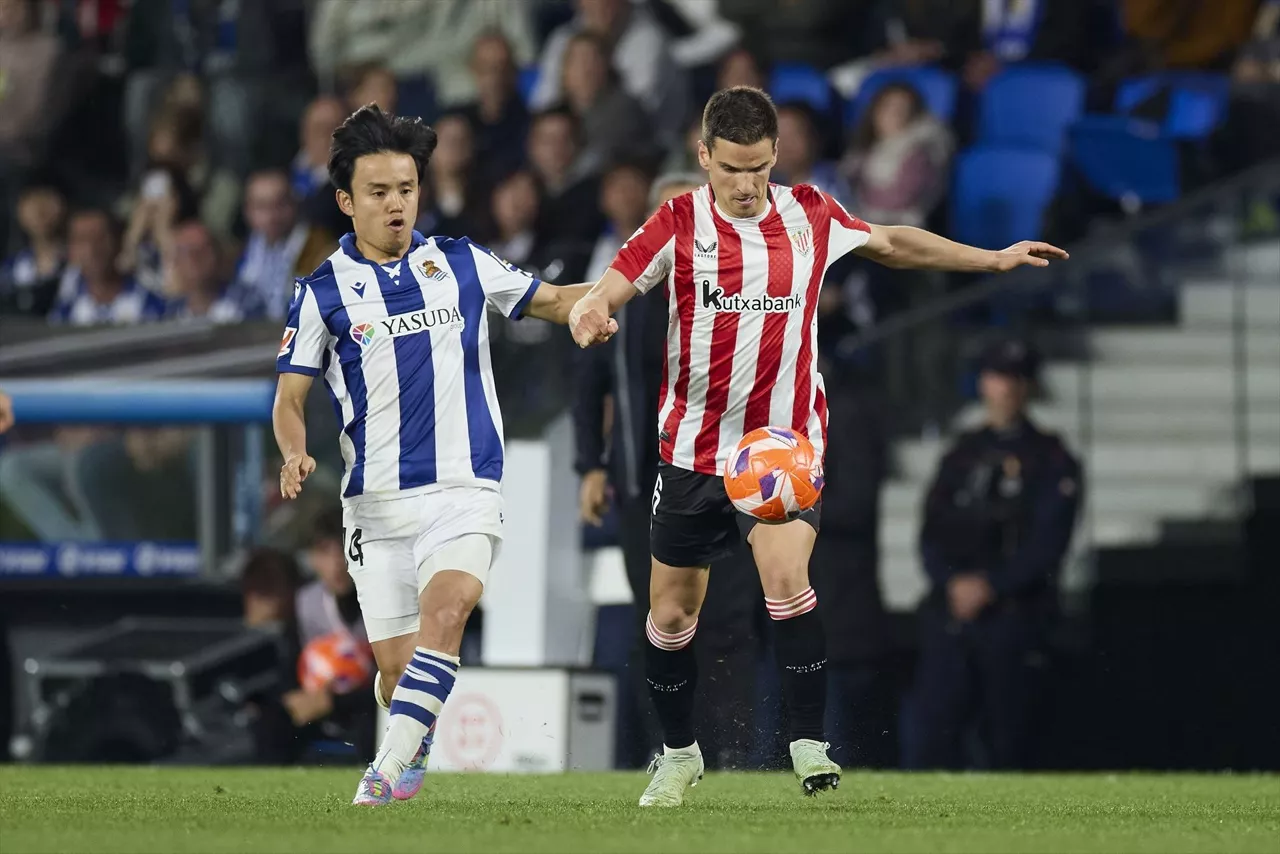 Take Kubo e Iñigo Ruiz de Galarreta. Imagen: Europa Press