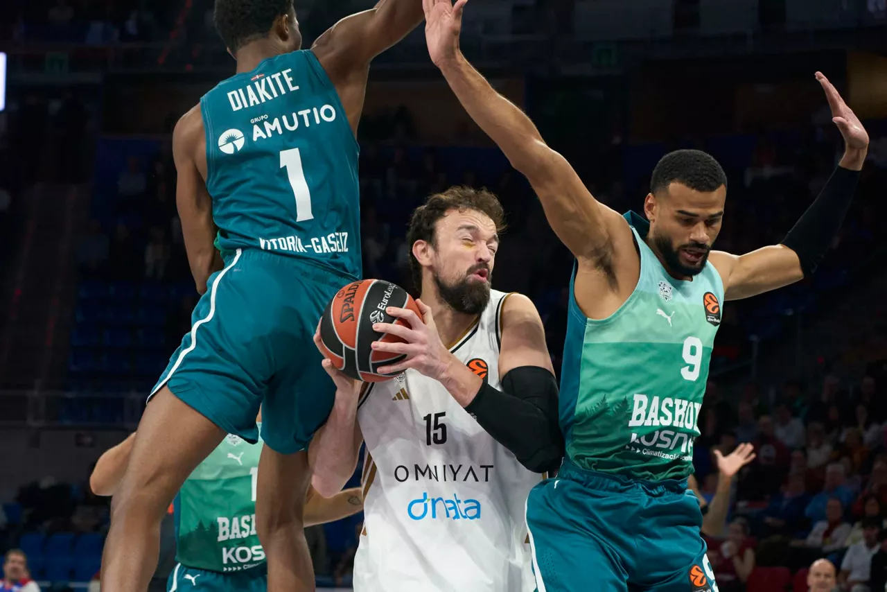 DIAKITE_LUWAWU_CABARROT_BASKONIA_DUBAI_EUROLIGA_EFE