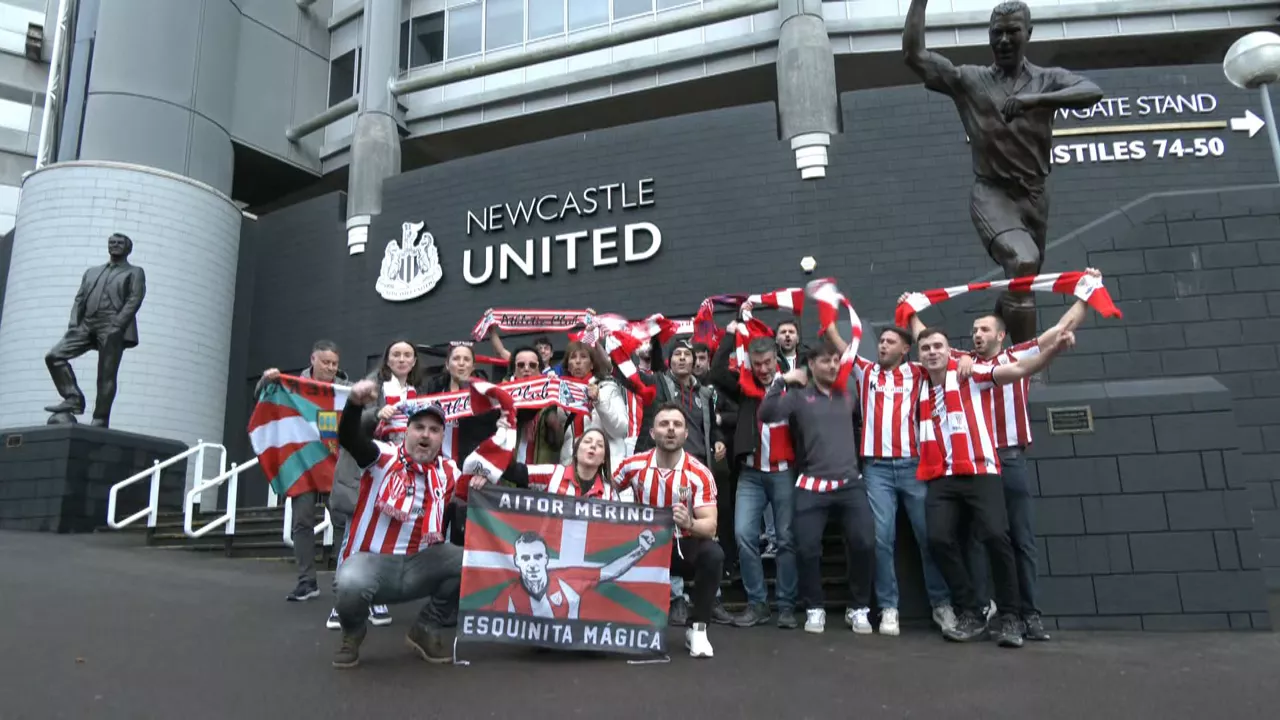 Athleticzaleak, Newcastle United taldearen zelaiaren atarian