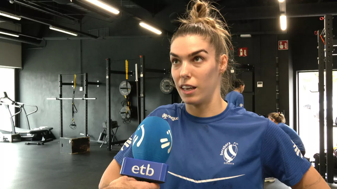 Anne Erauskin, Super Amara Bera Berako jokalaria