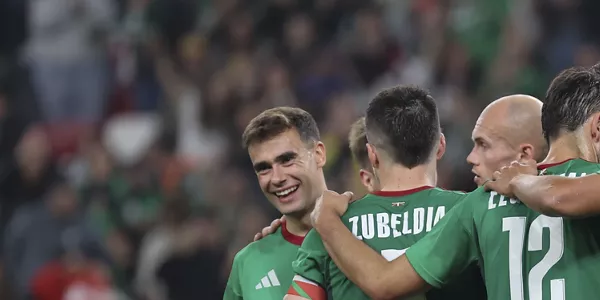 Los jugadores de la Euskal Selekzioa celebran el gol