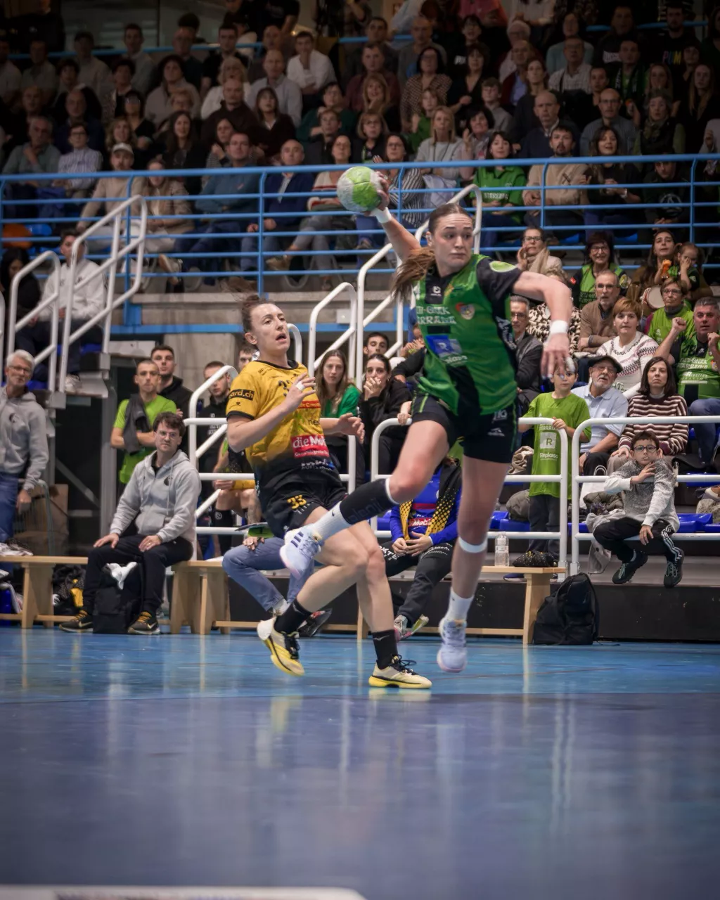 Yellow Winterthur VS BETIONA @Beti_guerreras