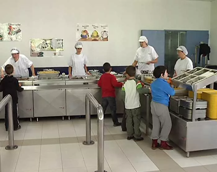 <img style="float:left;margin:5px;" src="http://10.126.2.21/media/images/2009/11/20/203734/203734_jantokiak_thumbnail.jpg"/><br/><strong>Jantokia comedor</strong>