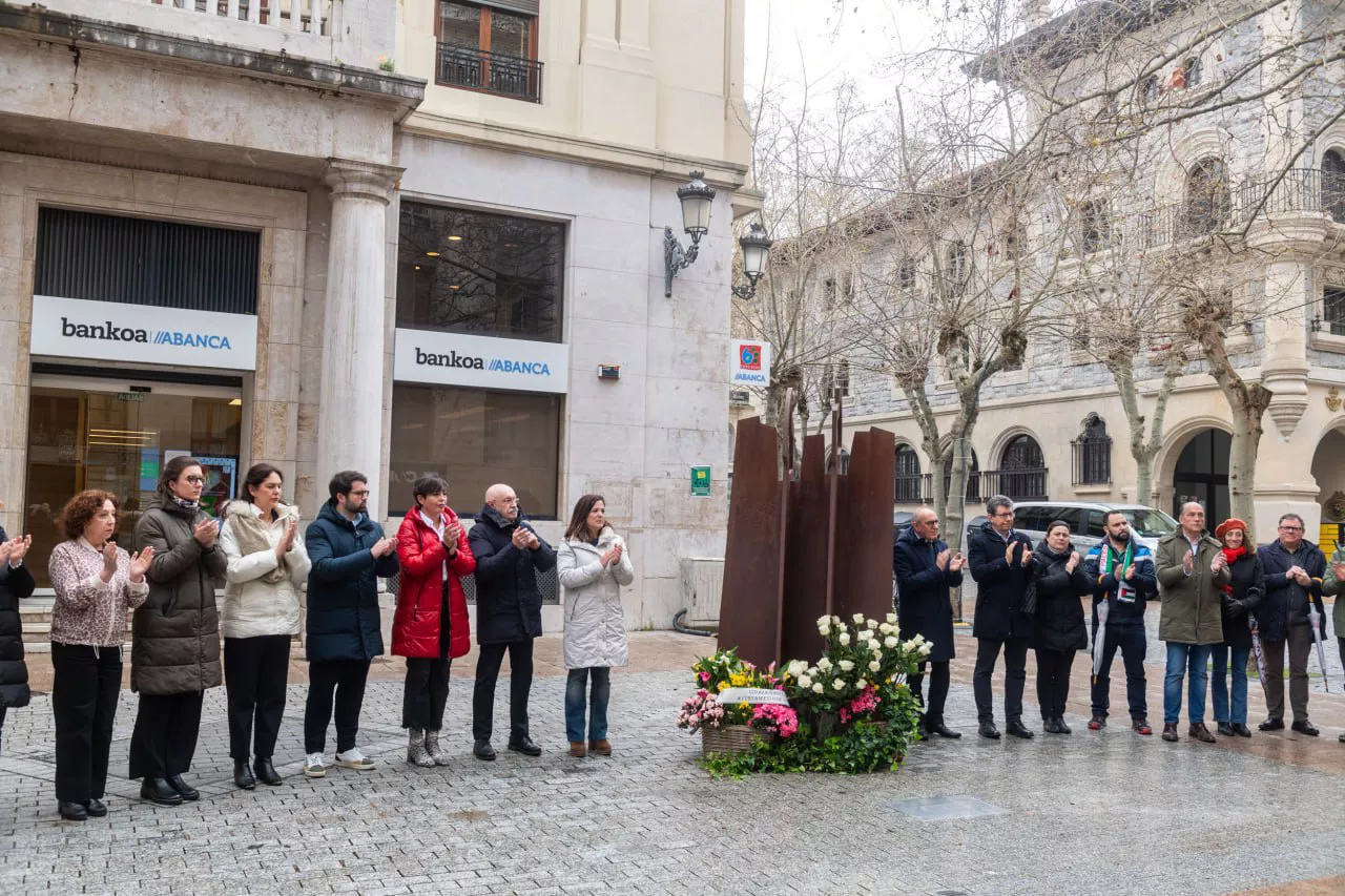 azazeta omenaldia homenaje gasteiz vitoria