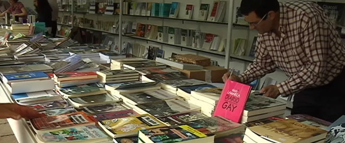 <img style="float:left;margin:5px;" src="http://10.126.2.21/media/images/2010/06/13/306097/306097_feria_libro_thumbnail.jpg"/><br/><strong>Feria del libro</strong>