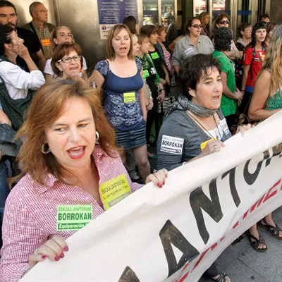 <img style="float:left;margin:5px;" src="http://10.126.2.21/media/images/2011/05/24/482452/482452_20110523_634417536827272600w_thumbnail.jpg"/><br/><strong>jantoki_langile_greba_euskadi_EFE</strong>